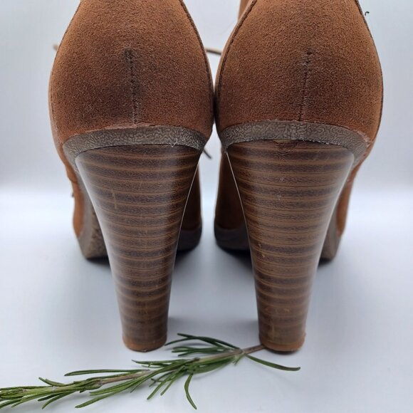 Jessica Heeled Ankle Boot - Picture 5 of 15